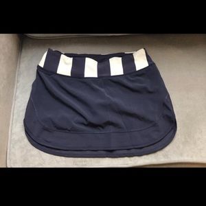 Lululemon workout skirt (navy)